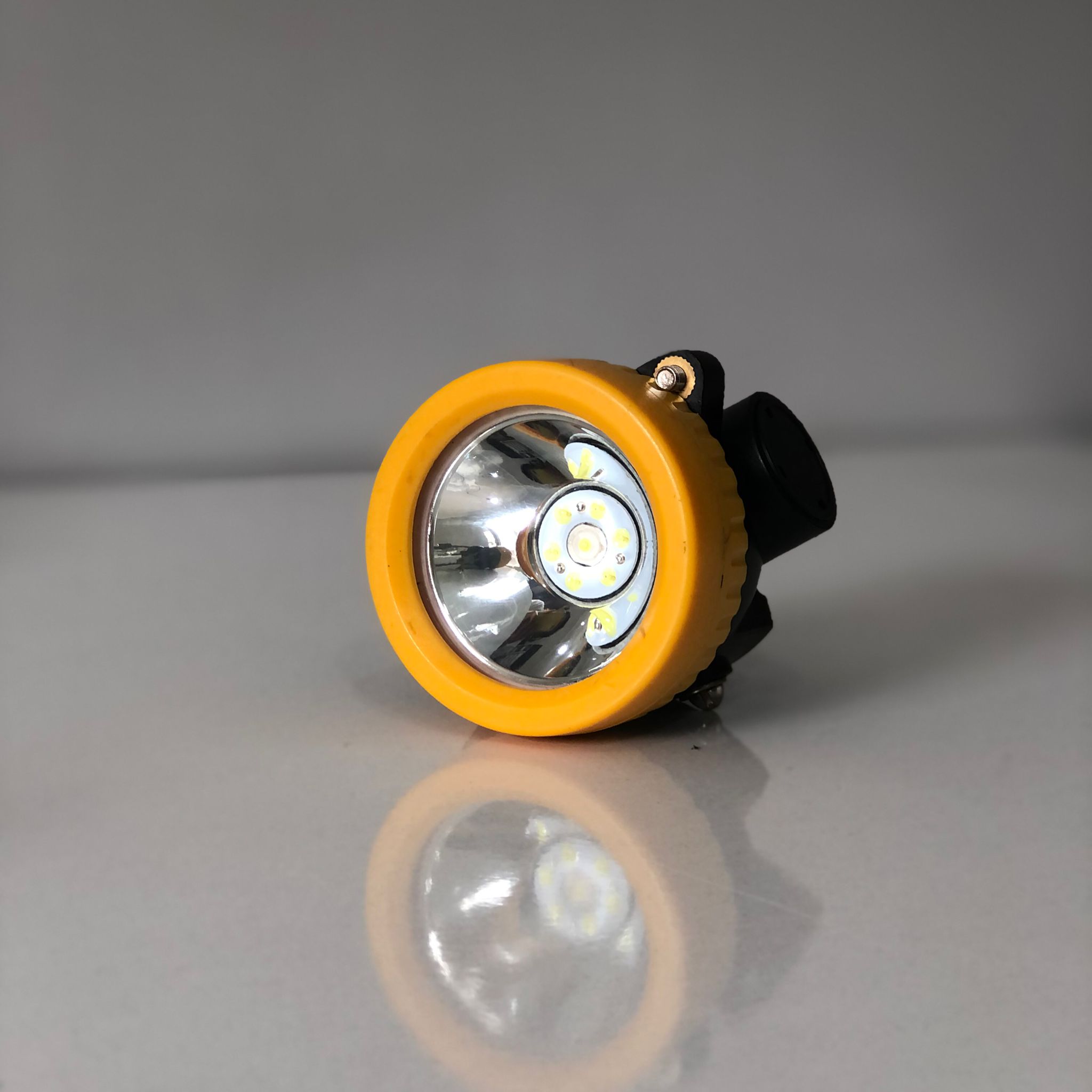 BK200 KABLOSUZ MADENCİ BAŞ LAMBASI